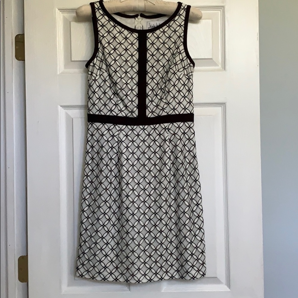 Nicole Miller White/Black Lace Shift Dress